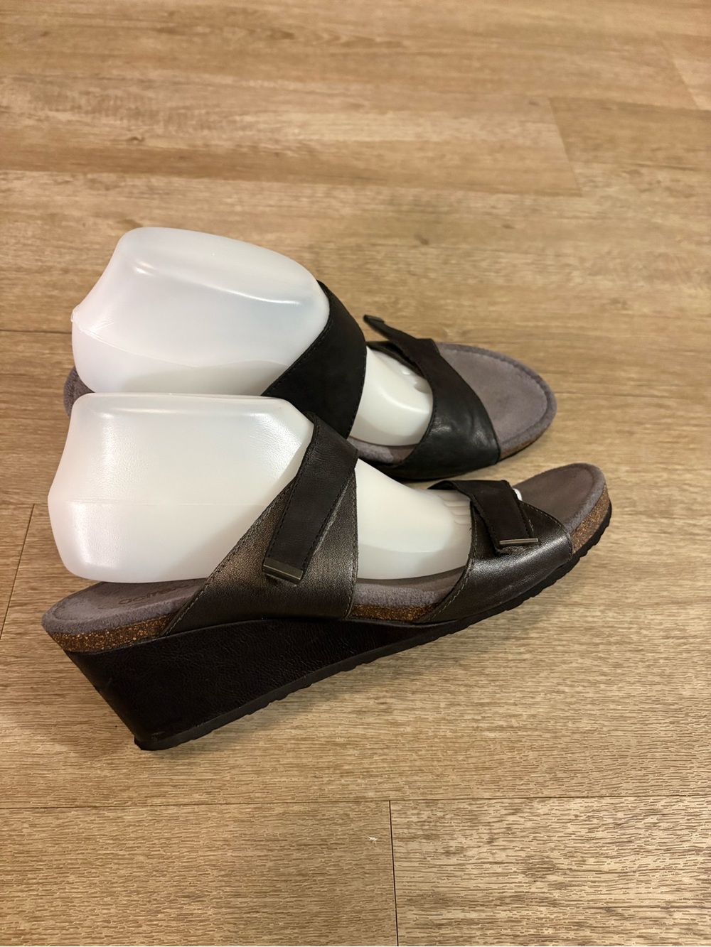 AETREX WEDGE WOMENS SANDALS SIZE 10.5-11